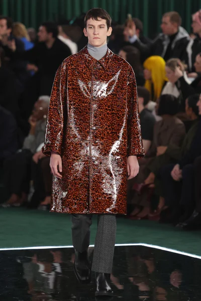Look 12